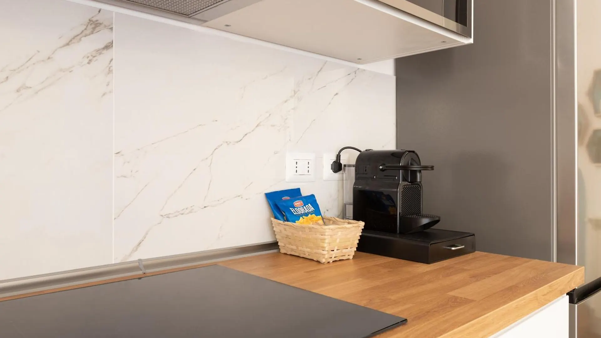 Apartment Alba Terrace - Rome Modern Apt Close To Metro